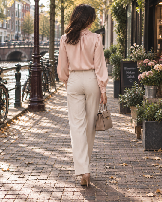 Satijnen Blouse met Bloemenkraag