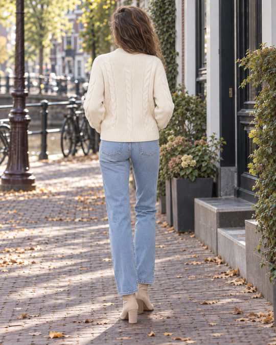 Kabelgebreid Vest met Sierknopen
