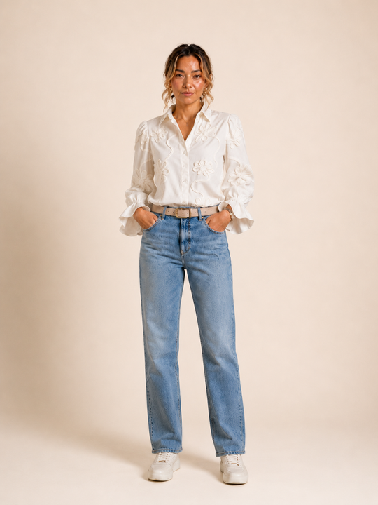 Blouse met een elastiek aan de pols.