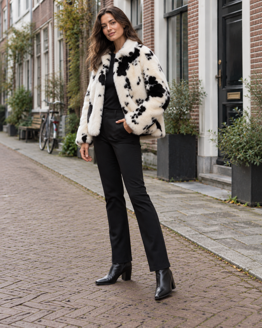 Cropped Faux Fur Jasje met Koeienprint