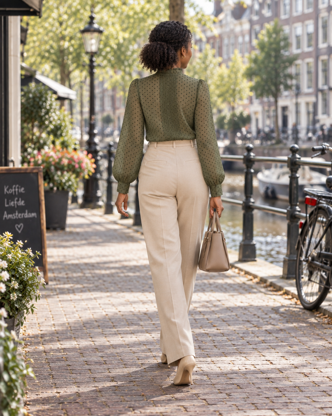 Semi-transparante Stippen-blouse met Ruchekraag